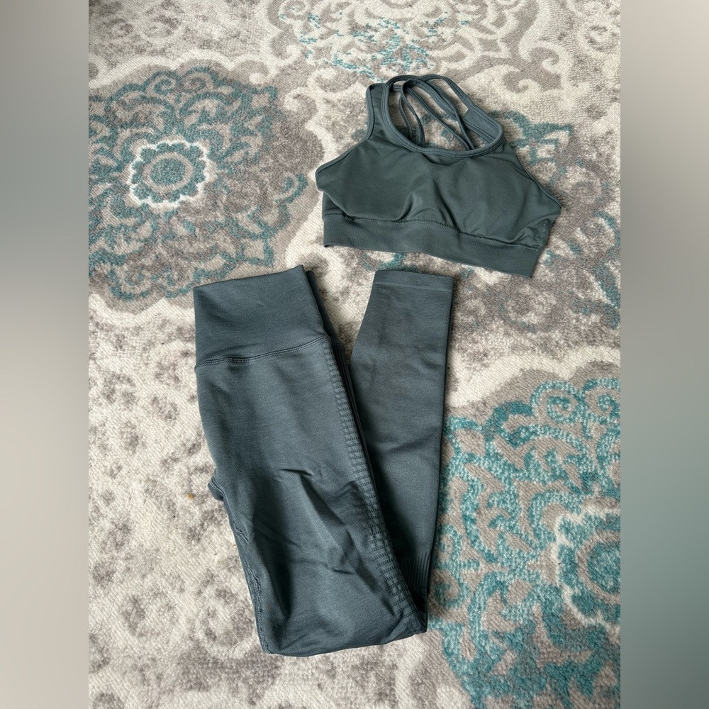 Alphalete Rereleased Charcoal Halo Leggings (m fits like s) & Revival Bra (s)